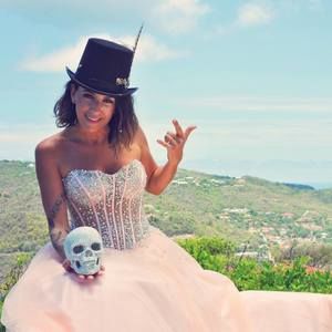 Meet your Posher, Laure